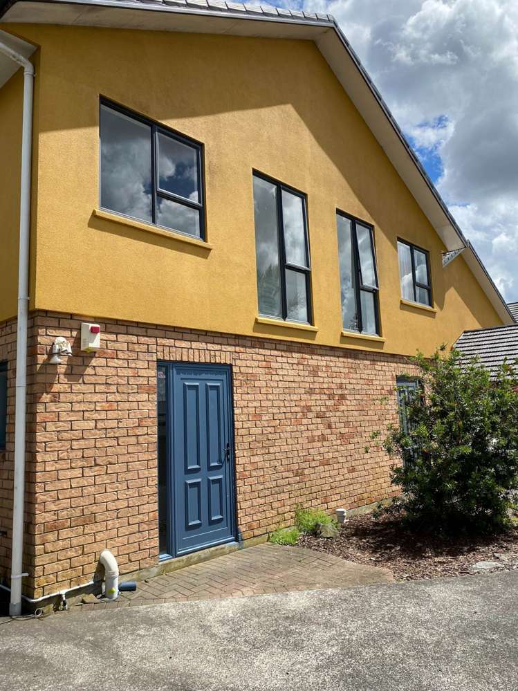 6/4 Charlenne Close_0