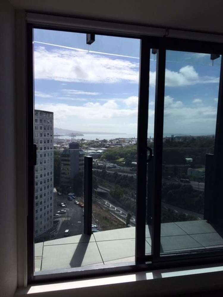 901/18 Saint Martins Lane Grafton_7