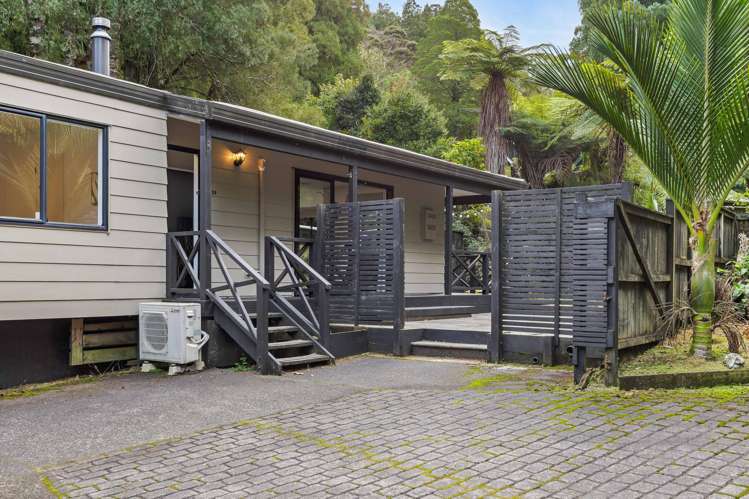 420 Scenic Drive Waiatarua_19