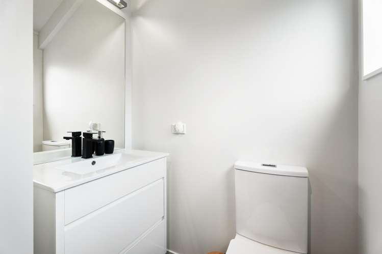 3/6 Fifth Avenue Mount Albert_16