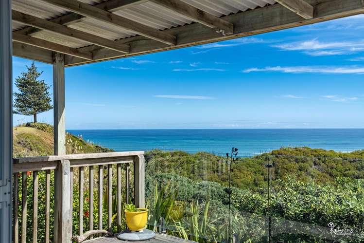 13 Bayly St Baylys Beach_15