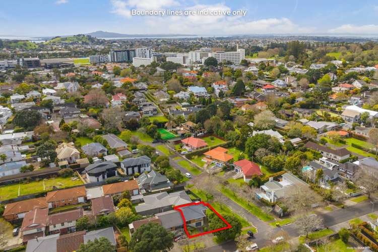 2f Golf Road Epsom_12