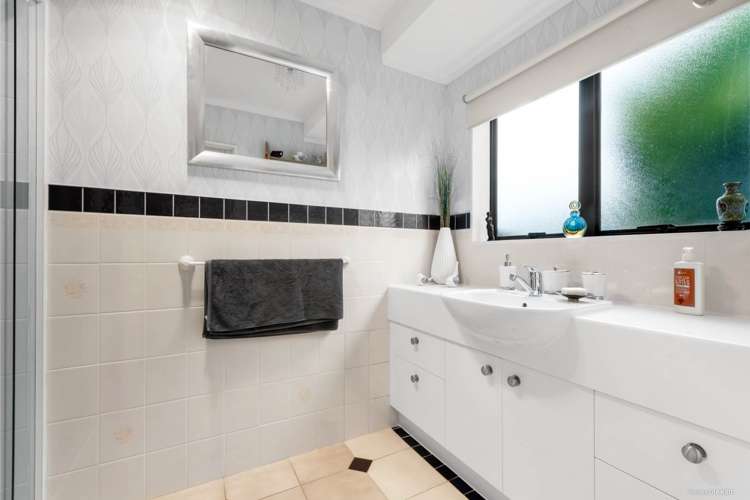 12 Gairloch Place Wattle Downs_11