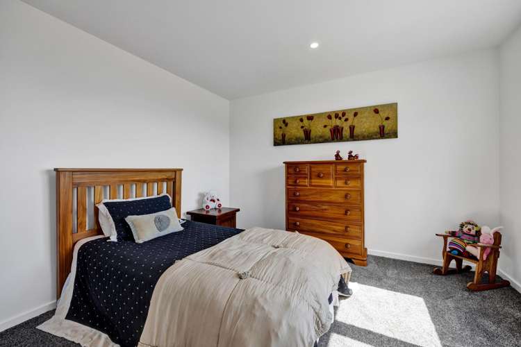 24 Washer Road Omata_27