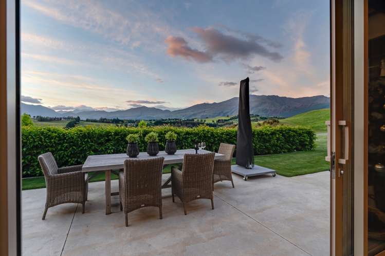 92 Threepwood Road Dalefield/Wakatipu Basin_11