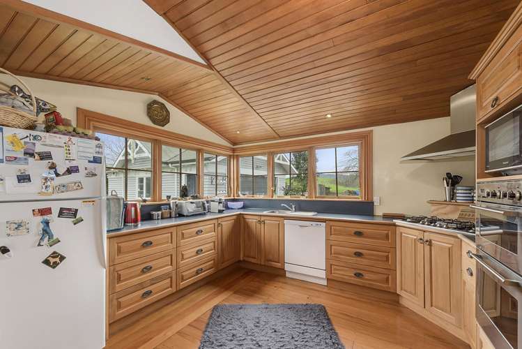 18 Tirohanga Road Rotoorangi_9