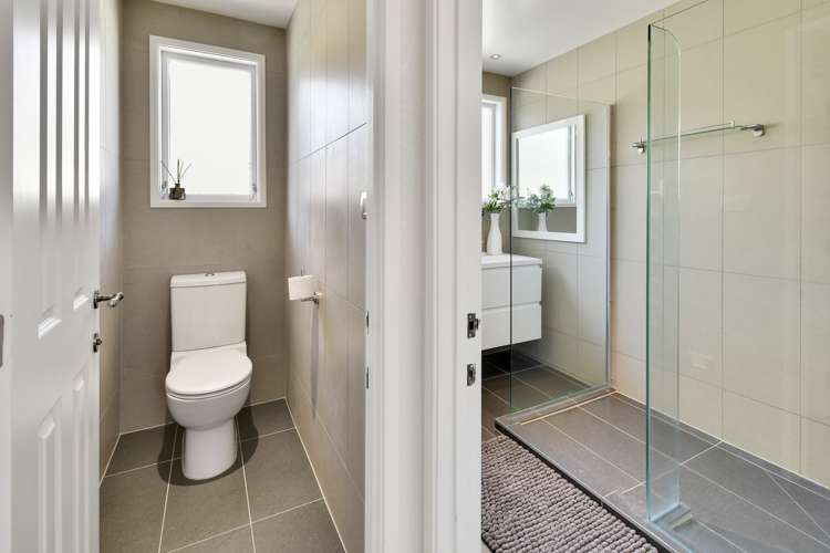 2 Rochas Place Clover Park_16