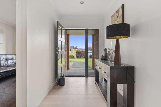 30 Montague Grove Stratford_2