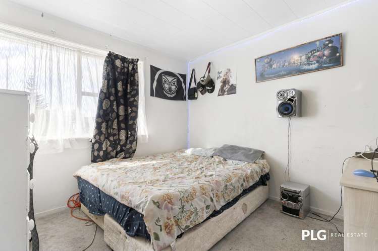 2 Awakino Place_4