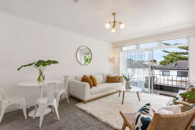 8/35 Saint Lukes Road Mount Albert_2