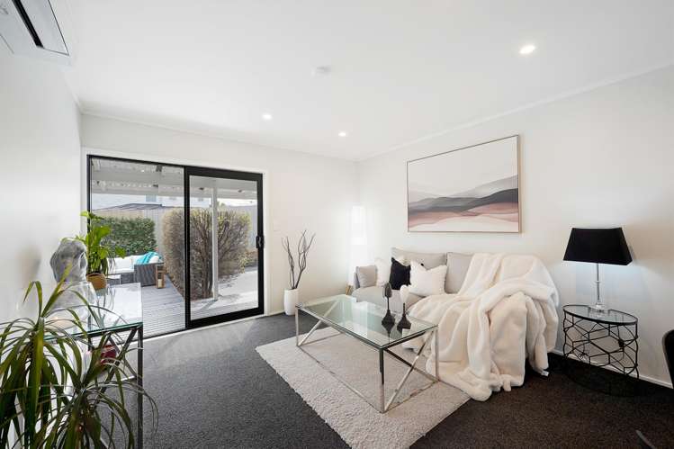 2/15 Castaing Crescent Te Atatu South_12