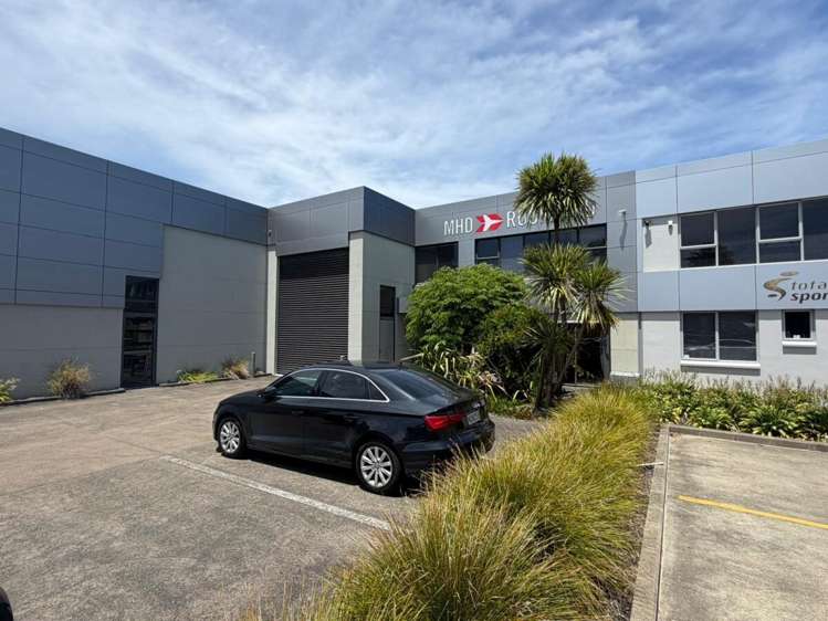 Unit B, 24 Tarndale Grove Albany_3