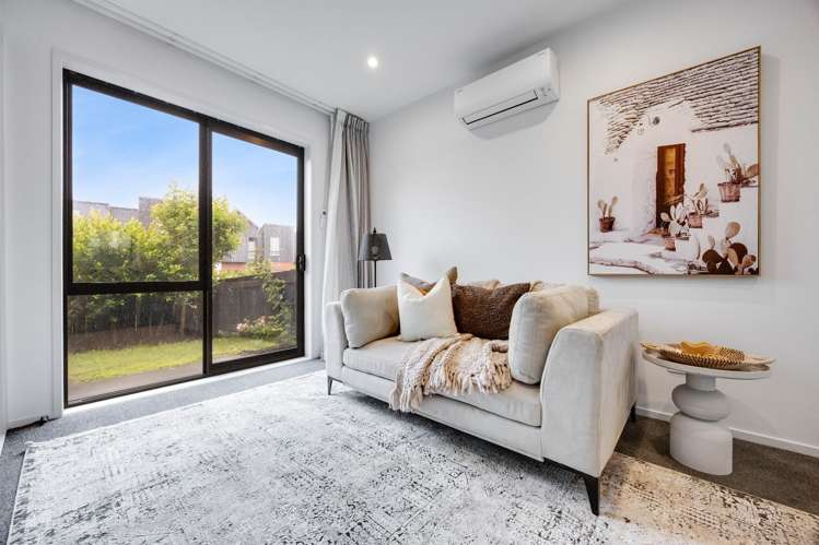 74 Glidepath Road Hobsonville_9