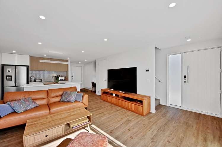 6/24 Dampier Street Woolston_8