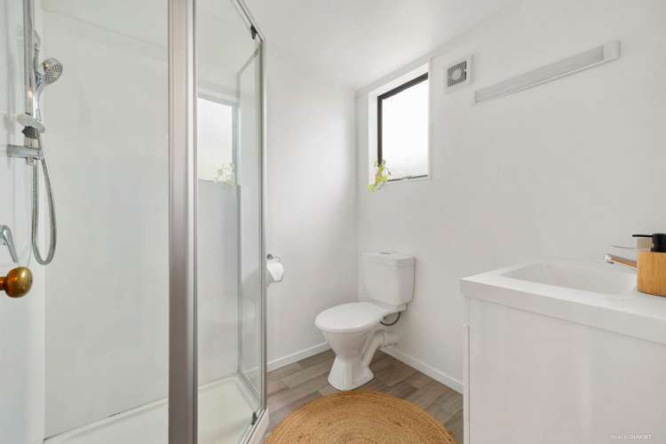 1 Francis Curtis Avenue Blockhouse Bay_18