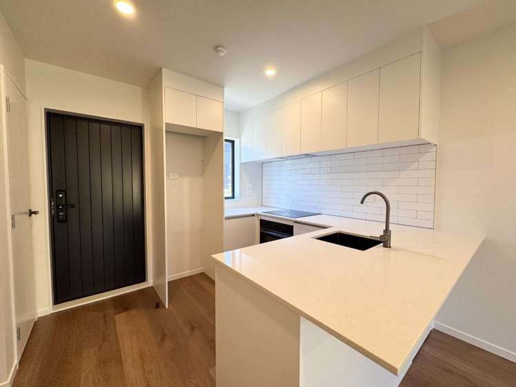 4/12 Molley Green Place 10044_5