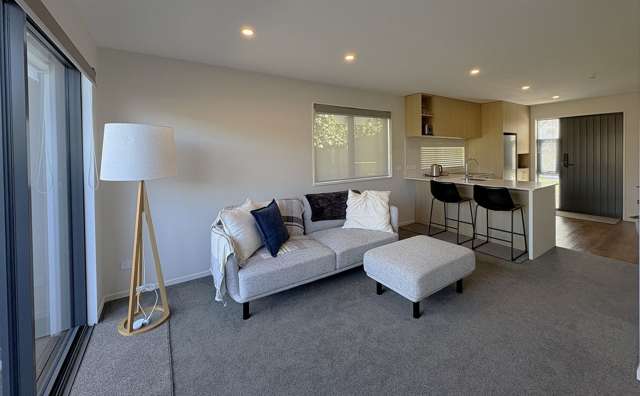 6/7 Bertram Grove Naenae_2