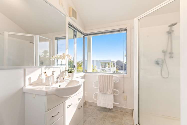 17 Deerness Crescent Algies Bay_19