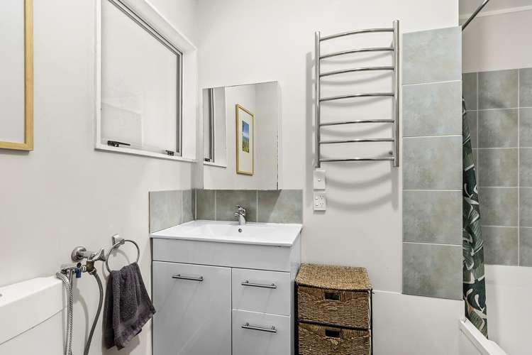 4b Sarah Way Crofton Downs_14