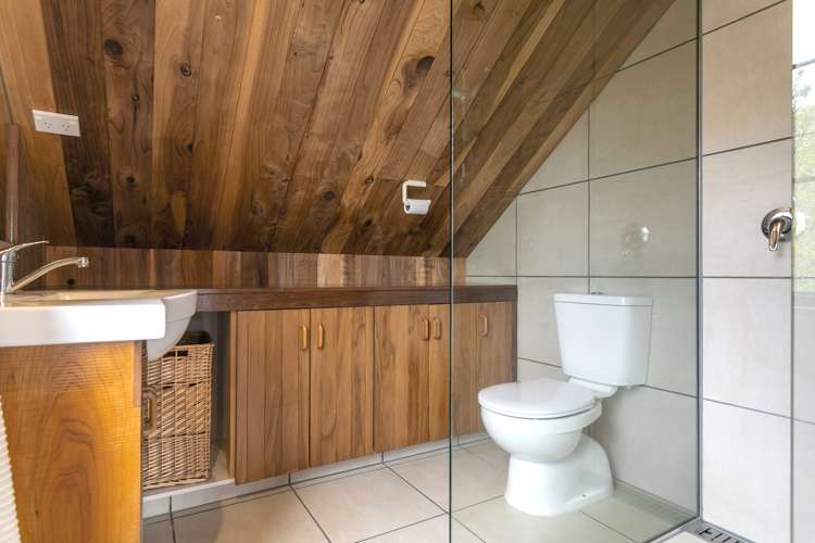 200 Mangaroa Street Tokaanu_17