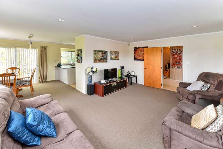 23 Sunningdale Street Wattle Downs_6