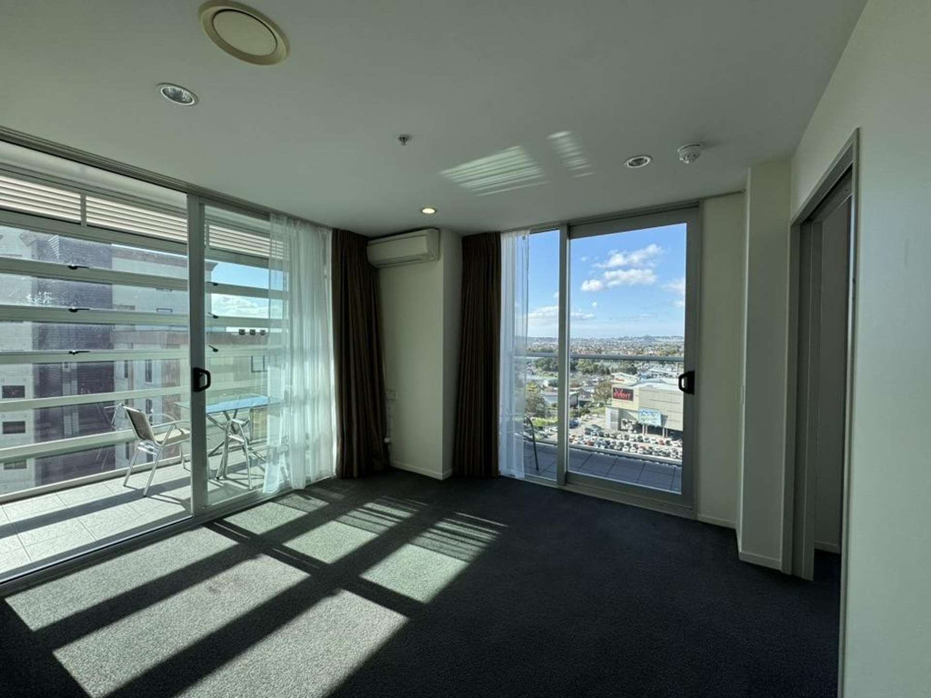 1303/17 Amersham Way 10685_0