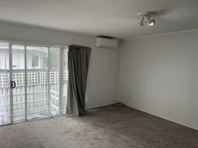 1/23 Challen Close Conifer Grove_1