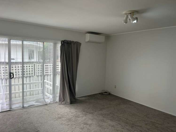 1/23 Challen Close Conifer Grove_1