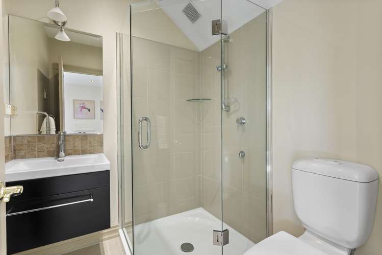 5 Grovenor Drive Orewa_16