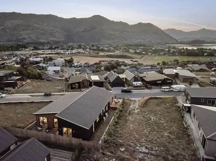 9 Mcneil Crescent Wanaka_1