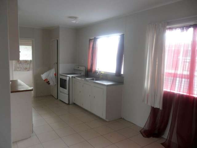 19 Holland Street Pukekohe_3