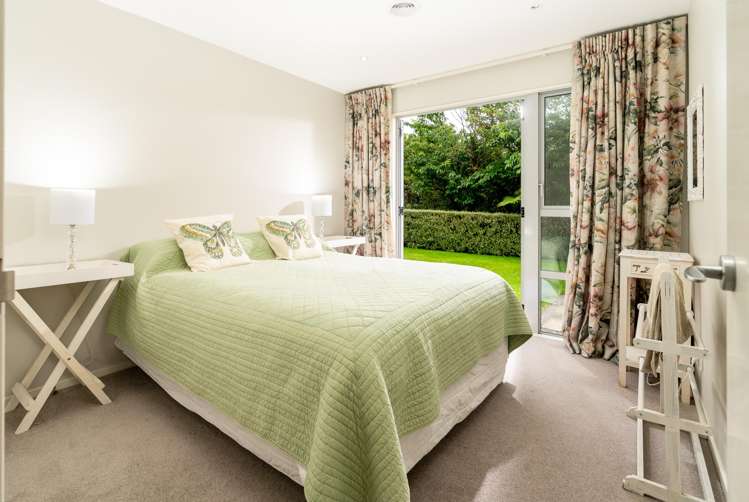 7 Caughley Grove Karori_16