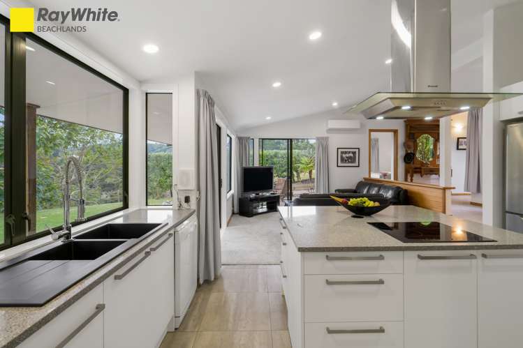 156 Ara-Kotinga Whitford_7