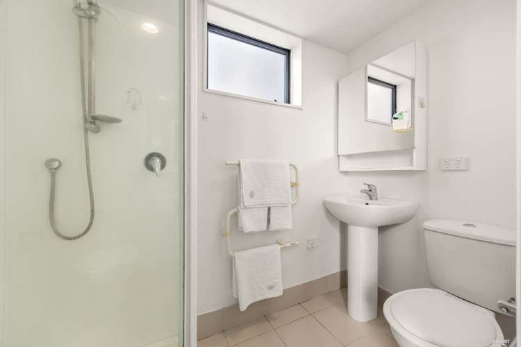 1302/36 Eden Crescent City Centre_6