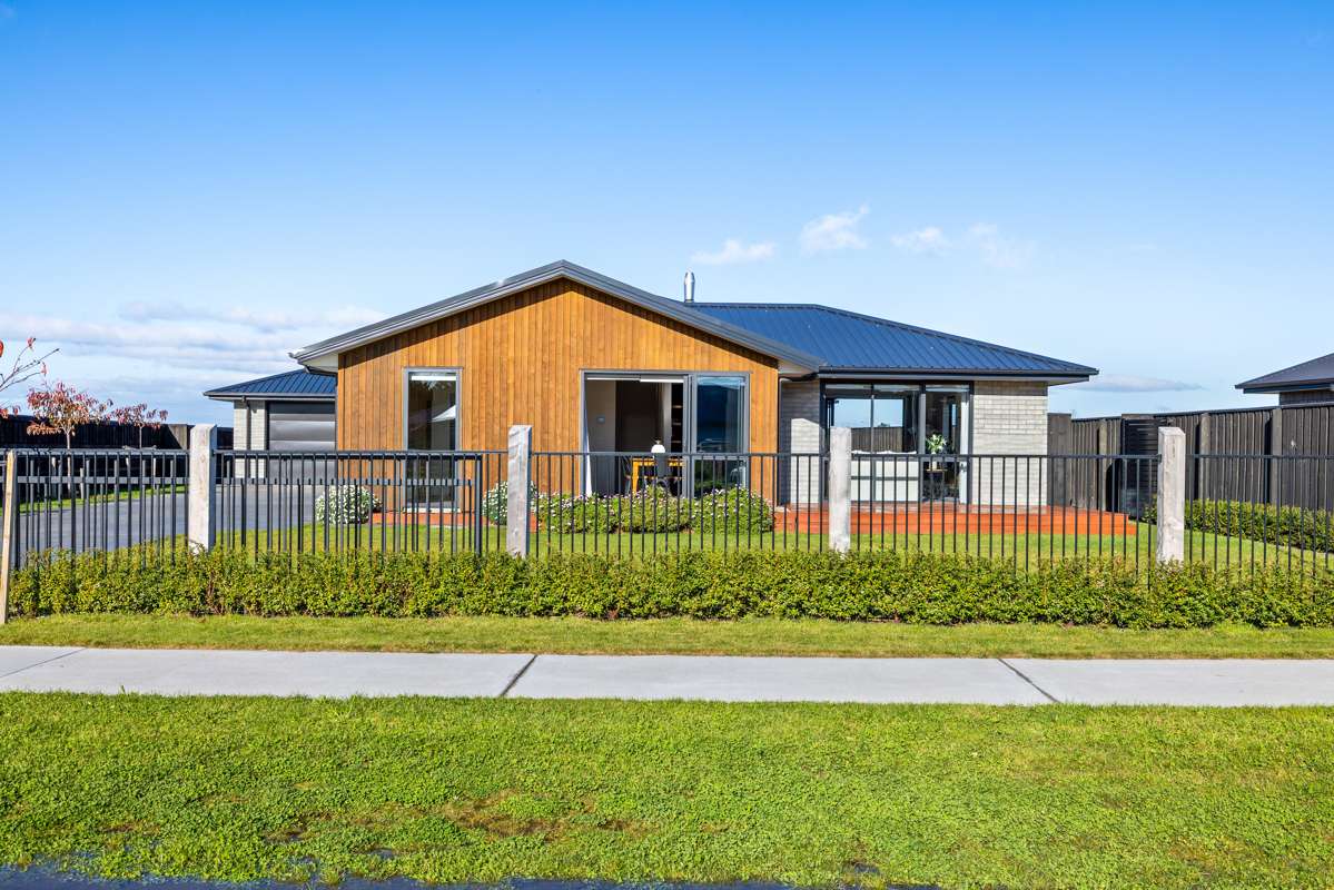 8 Plover Avenue_0