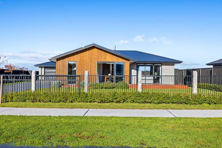 8 Plover Avenue_0