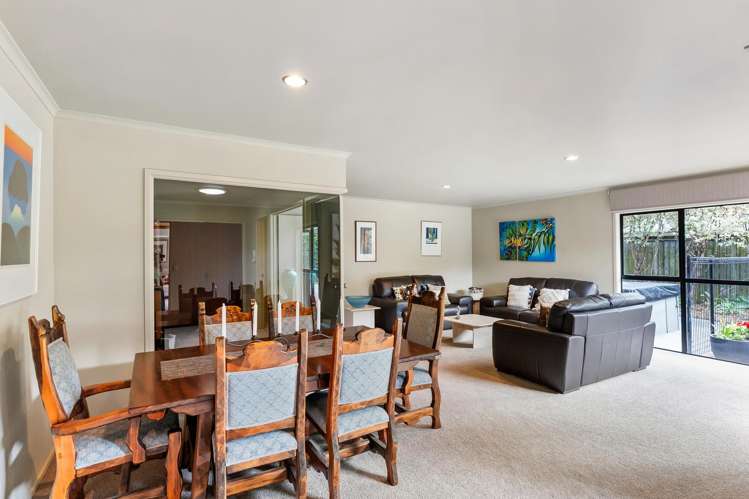 8 Kallaroo Place Botany Downs_20