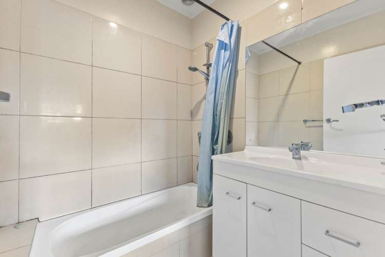 2/30 Calvert Avenue Mangere East_14