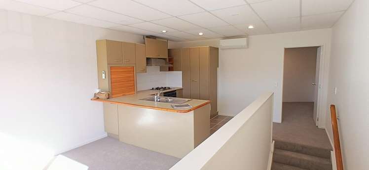 25/10 Airborne Road Albany_1