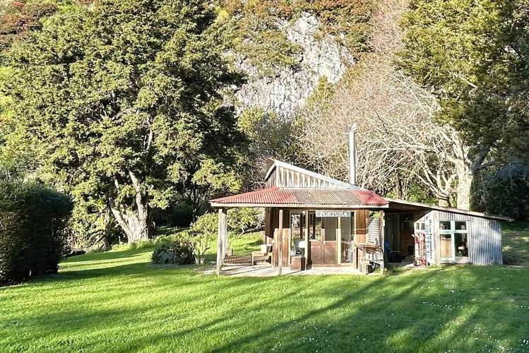 407 Hamama Road Takaka_17