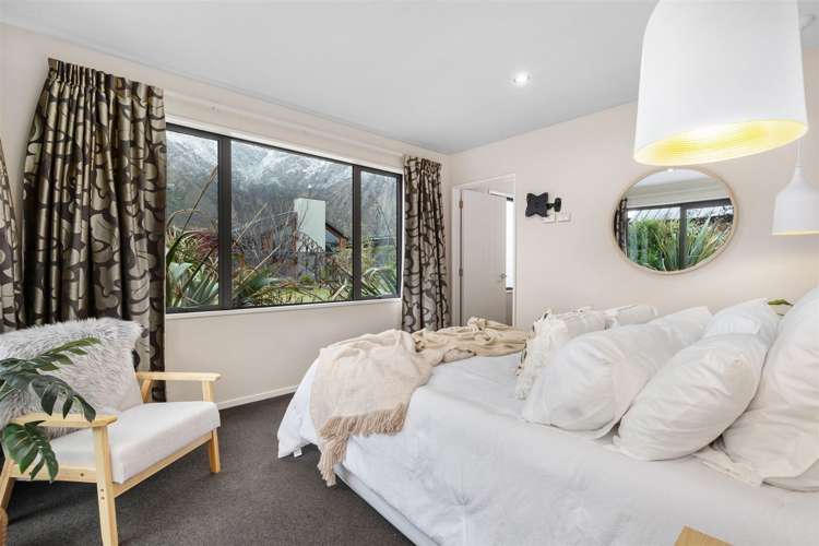 6 Hovingham Court Jacks Point_10