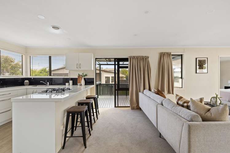 51 Gilbass Avenue Hamilton Lake_1