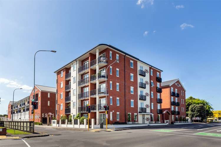 G06/1b Soljak Place Mount Albert_25