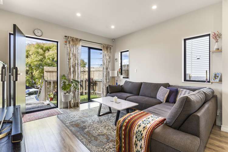 3/6 Hepburn Road Glendene_5