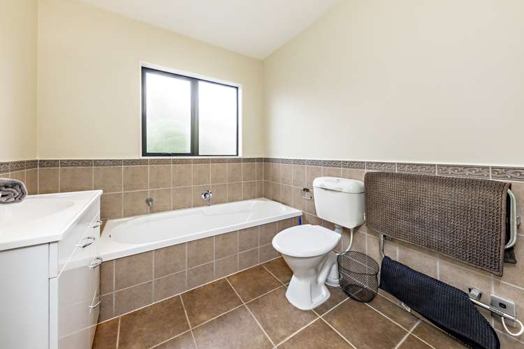 16 Maypark Crescent Flat Bush_11