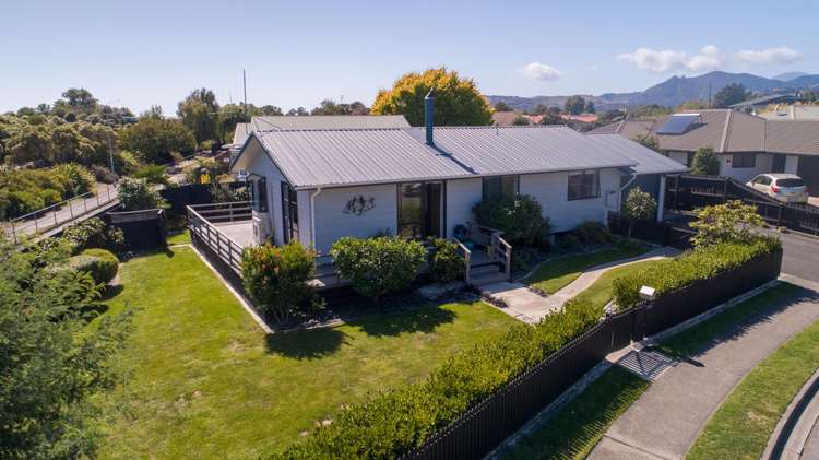 64 Aldinga Avenue Stoke_1