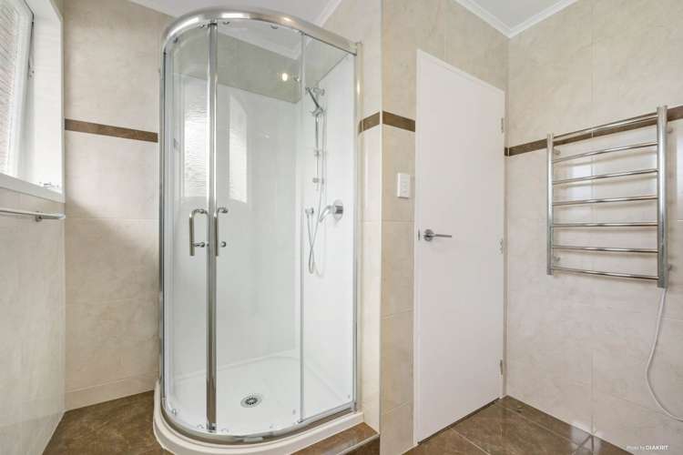 2/7 Celtic Crescent Ellerslie_9