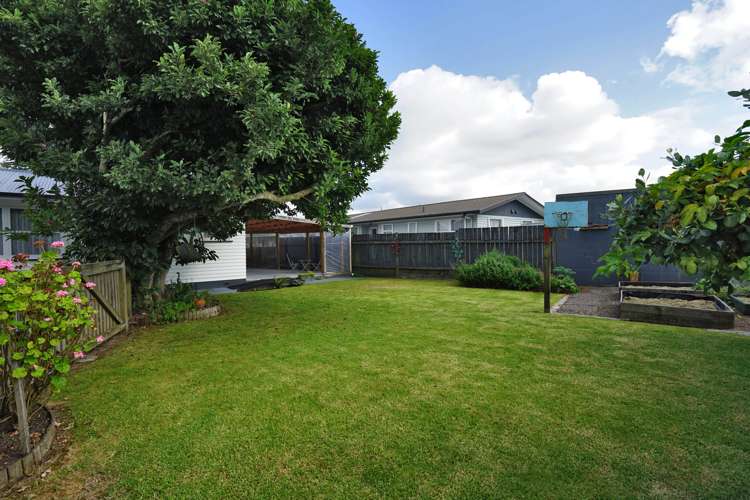 5 Manapouri Place Glenview_20