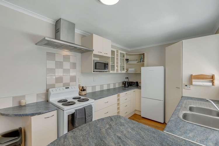 34 Lincoln Avenue Tawa_5