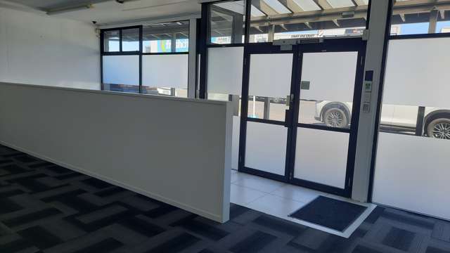 2/141 West Coast Road Glen Eden_3